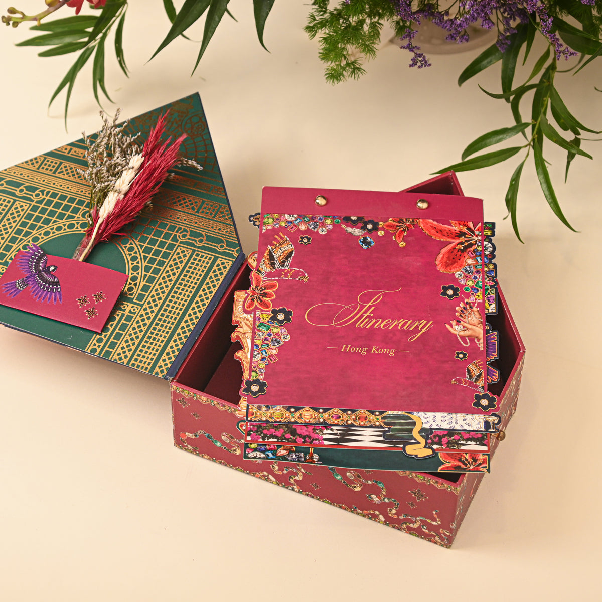 Box Invite White Mirage