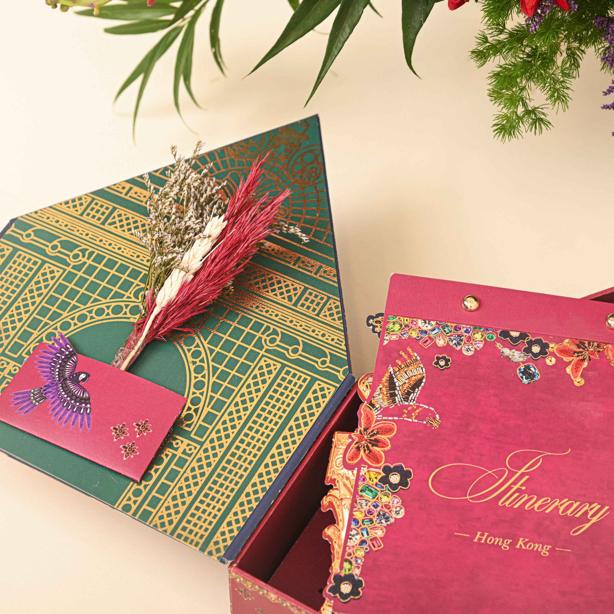 Box Invite White Mirage