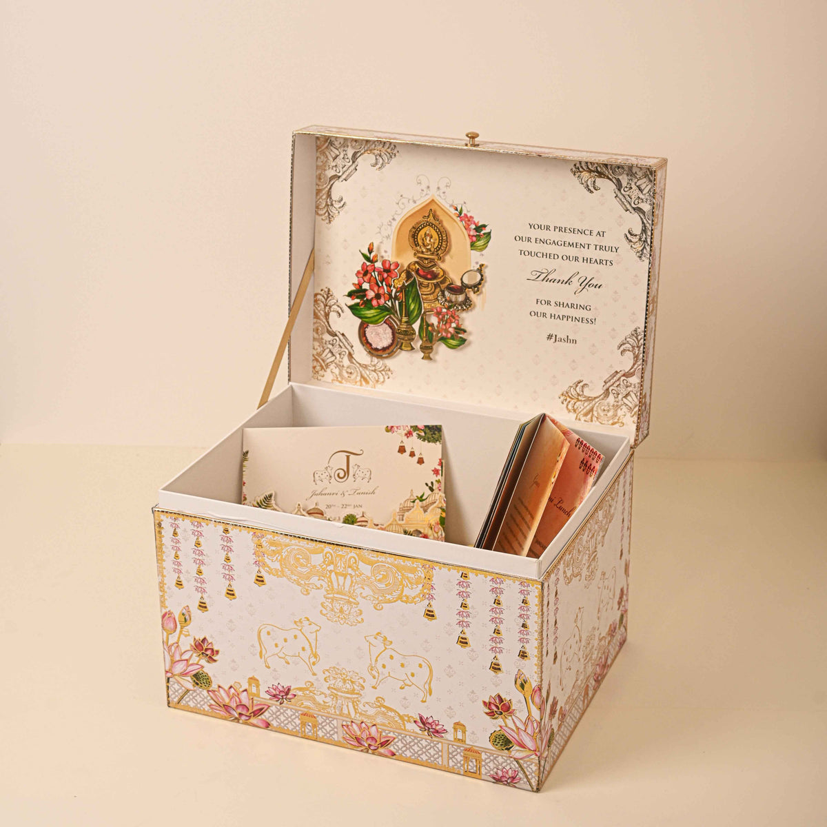 Box Invite White Mirage