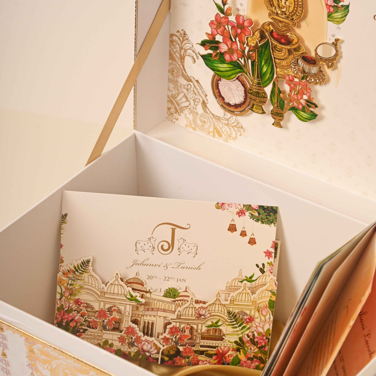 Box Invite White Mirage