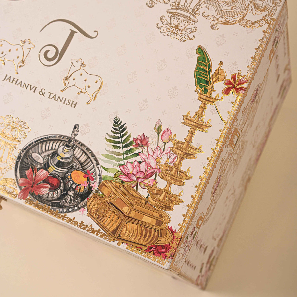 Box Invite White Mirage