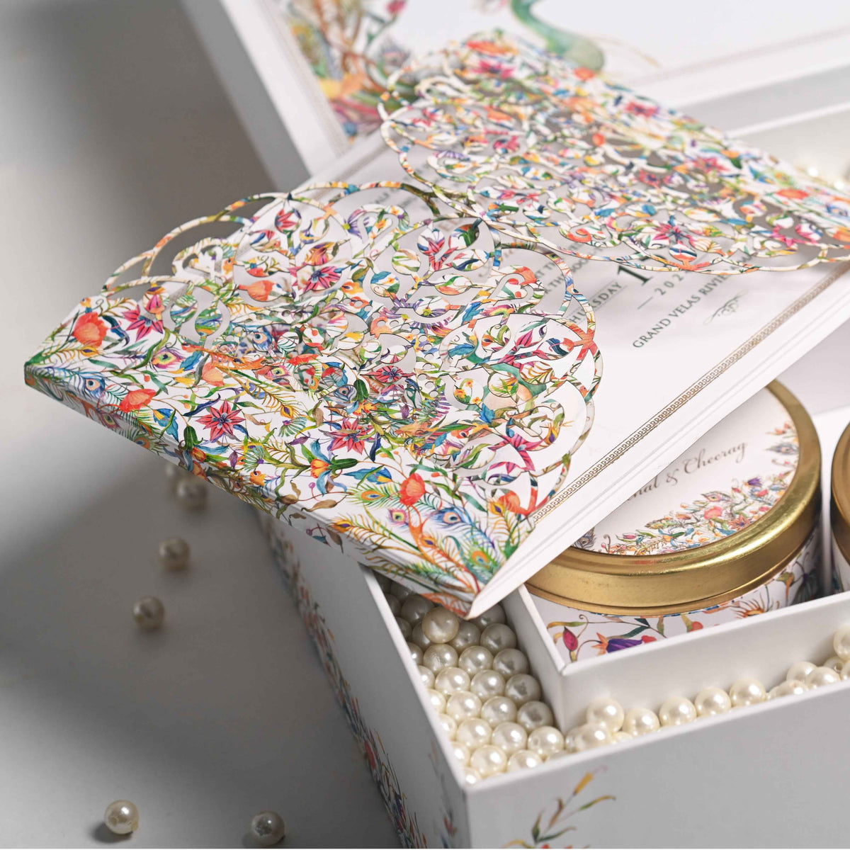 Box Invite White Mirage