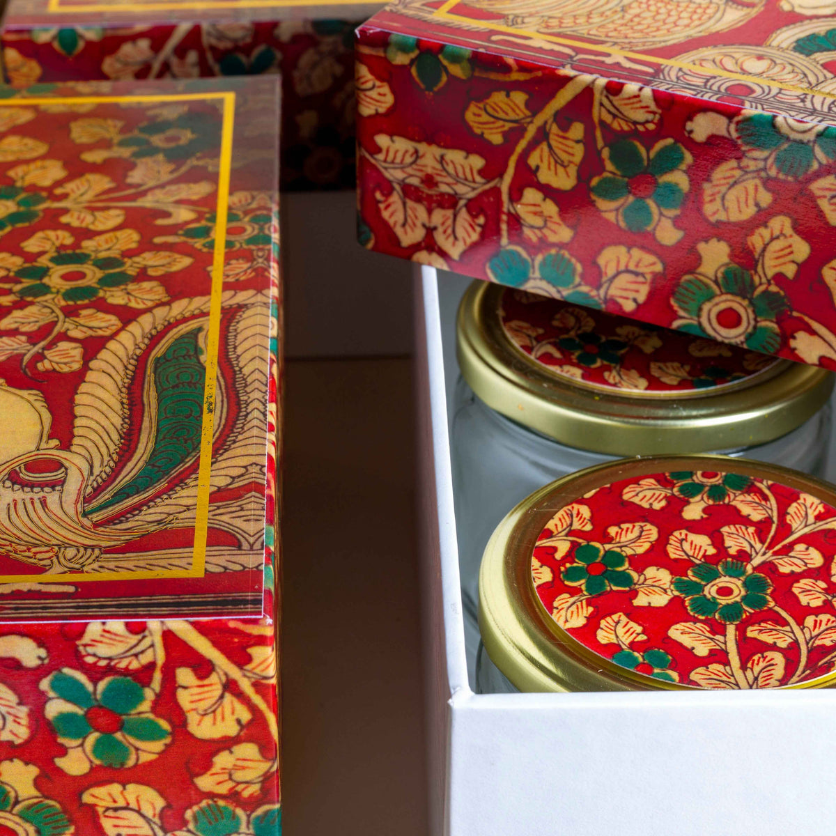 Box Invite White Mirage