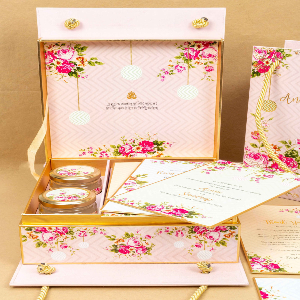 Box Invite White Mirage