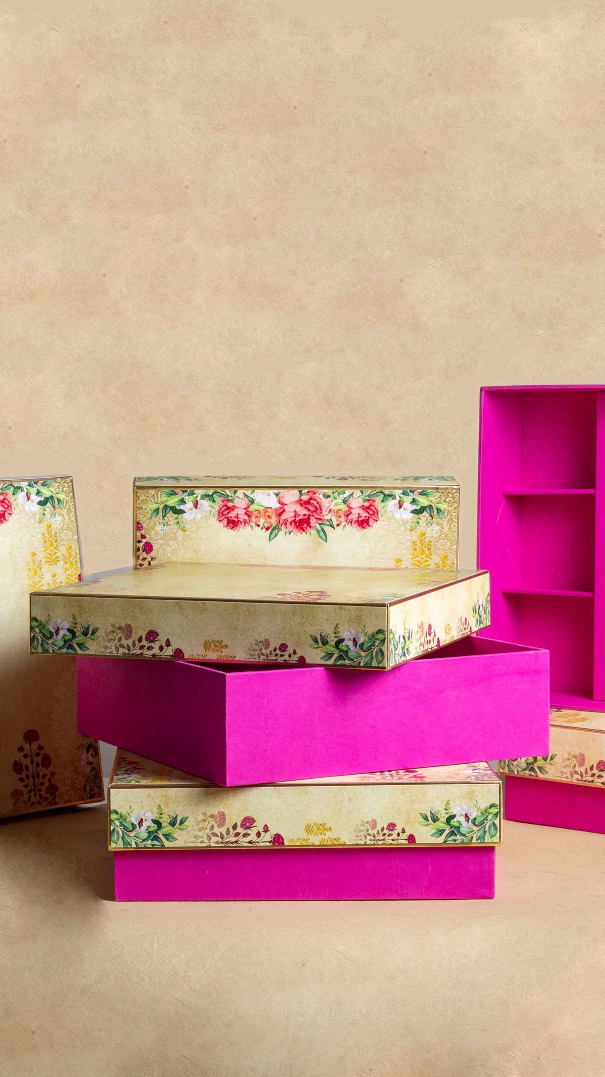 Box Invite White Mirage