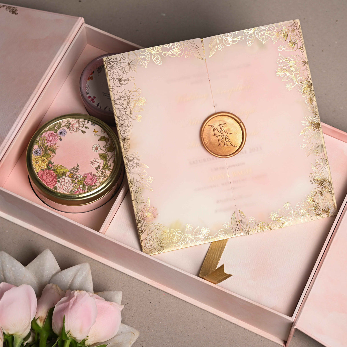 Box Invite White Mirage