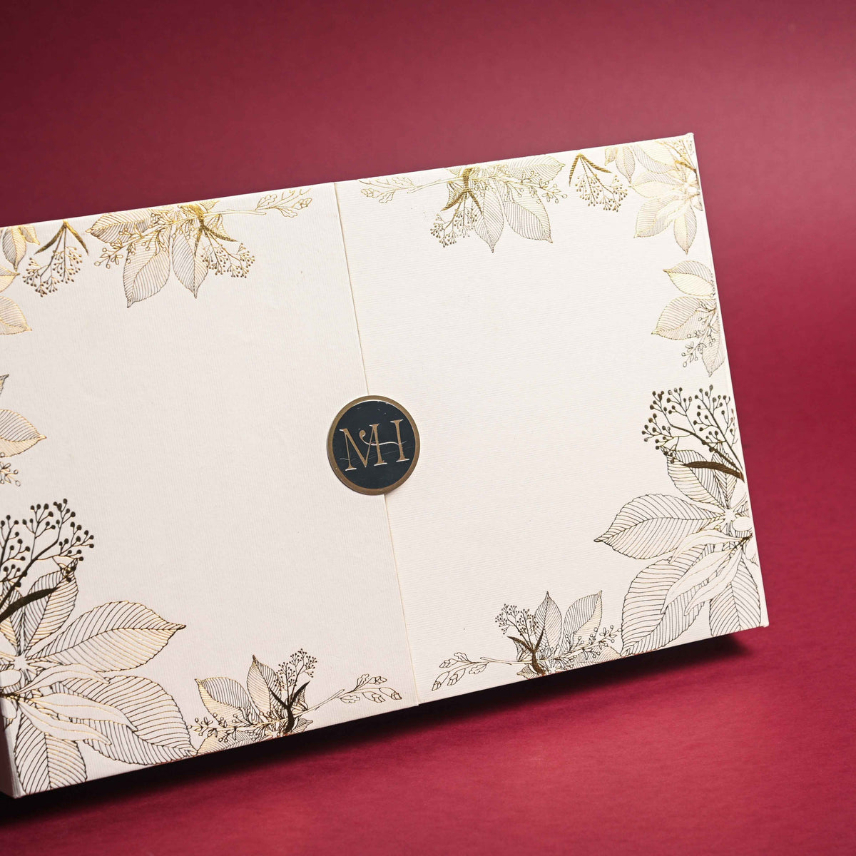 Box Invite White Mirage