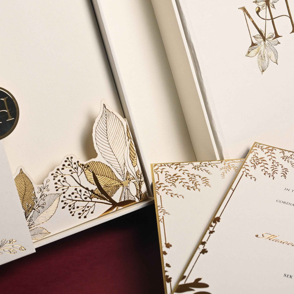 Box Invite White Mirage